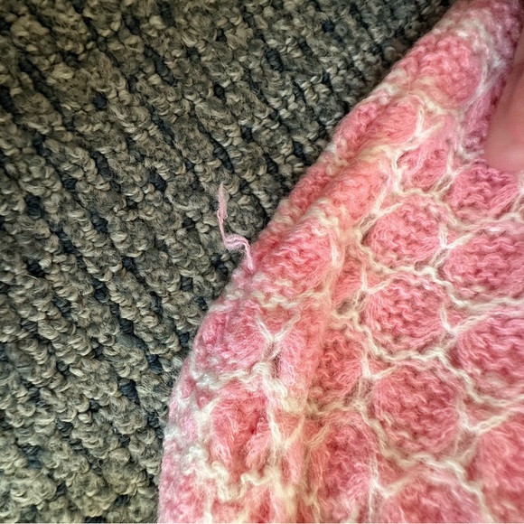 NWT Lilly Pulitzer sweater. - Picture 6 of 6